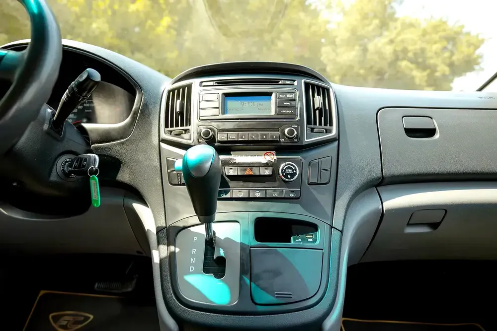 Hyundai H1 | 12-Seater | Automatic | GCC Specs | Ref#H98517 - Image 16