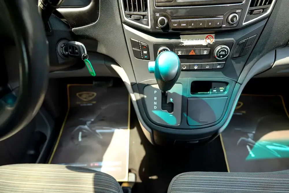 Hyundai H1 | 12-Seater | Automatic | GCC Specs | Ref#H98517 - Image 17