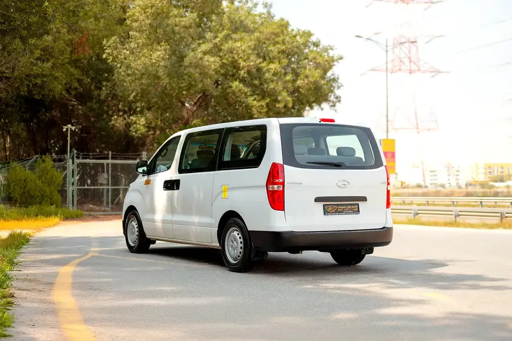 Hyundai H1 | 12-Seater | Automatic | GCC Specs | Ref#H98517 - Image 4