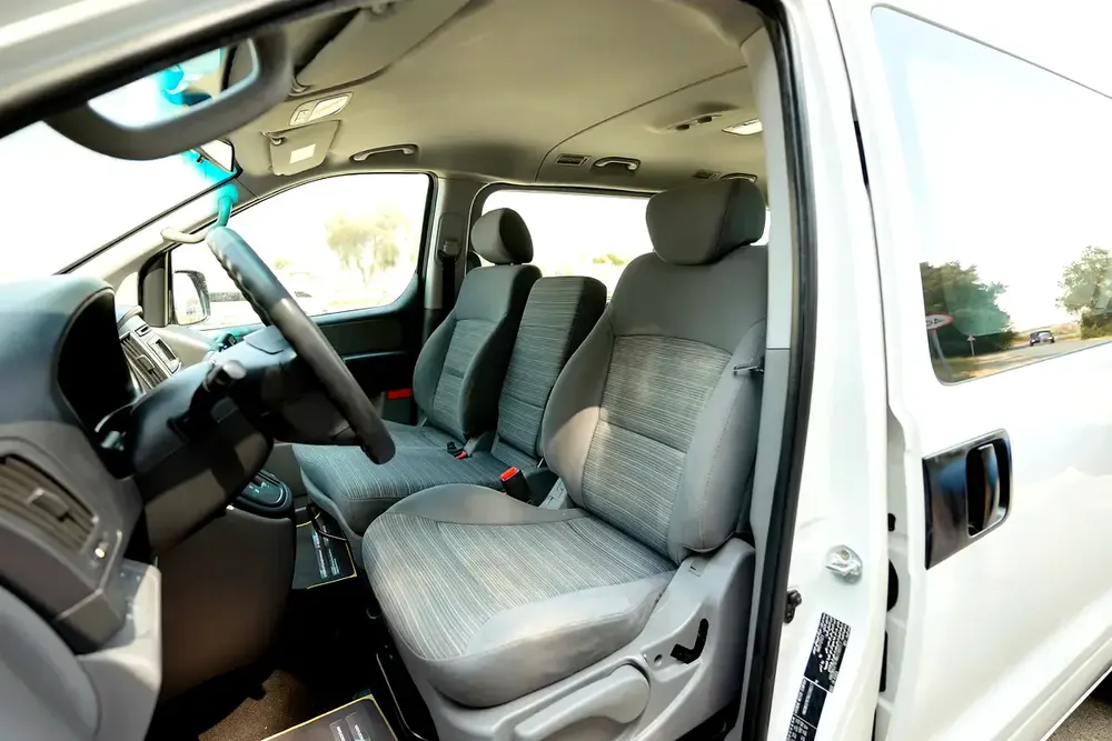 Hyundai H1 | 12-Seater | Automatic | GCC Specs | Ref#H98517 - Image 9