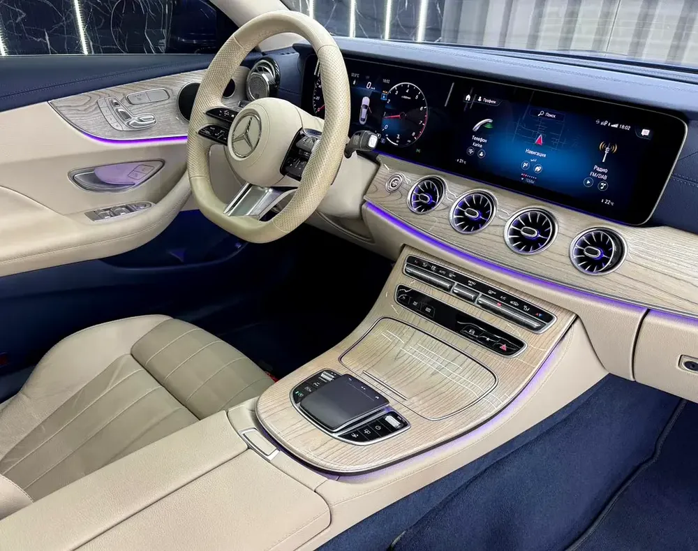 GCC  Specs | Original Paint | Ivory White Interior | Low  Mileage | Full Service History - Image 15
