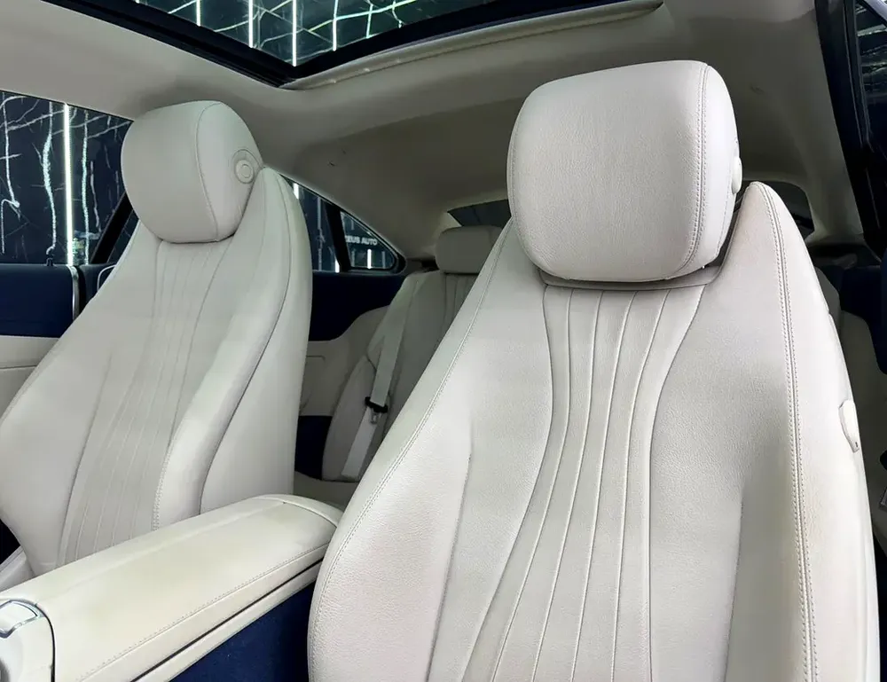 GCC  Specs | Original Paint | Ivory White Interior | Low  Mileage | Full Service History - Image 18