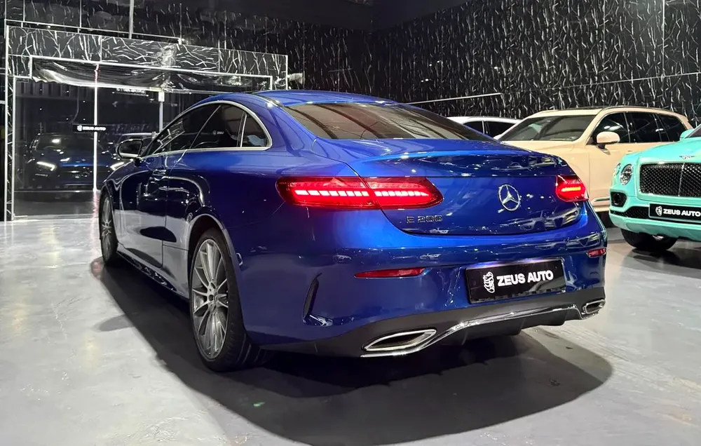 GCC  Specs | Original Paint | Ivory White Interior | Low  Mileage | Full Service History - Image 5