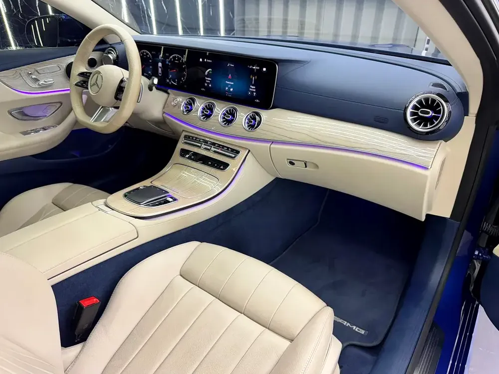 GCC  Specs | Original Paint | Ivory White Interior | Low  Mileage | Full Service History - Image 9
