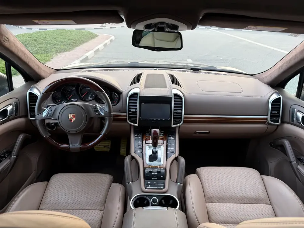 Porsche Cayenne Turbo 2014 (4.8) Litre - Japanese Specs 4.5 GRADE 34540 km only - Image 13