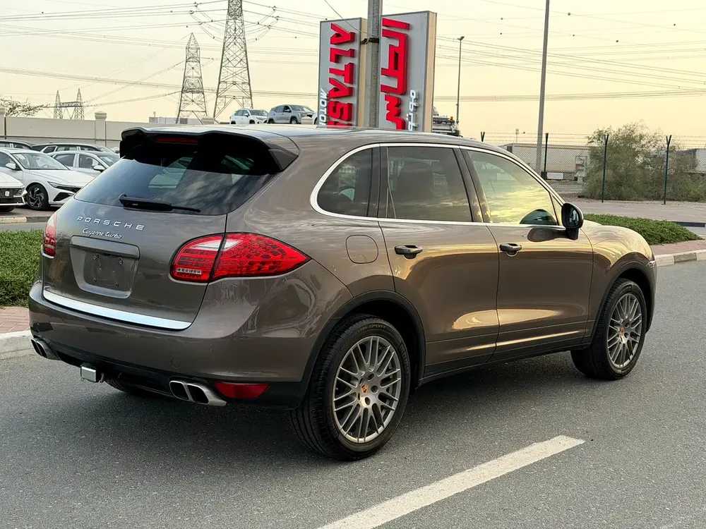 Porsche Cayenne Turbo 2014 (4.8) Litre - Japanese Specs 4.5 GRADE 34540 km only - Image 6