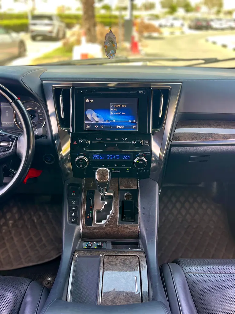 2020 Toyota Alphard EXECUTIVE LOUNGE - Japanese Specs - Image 12