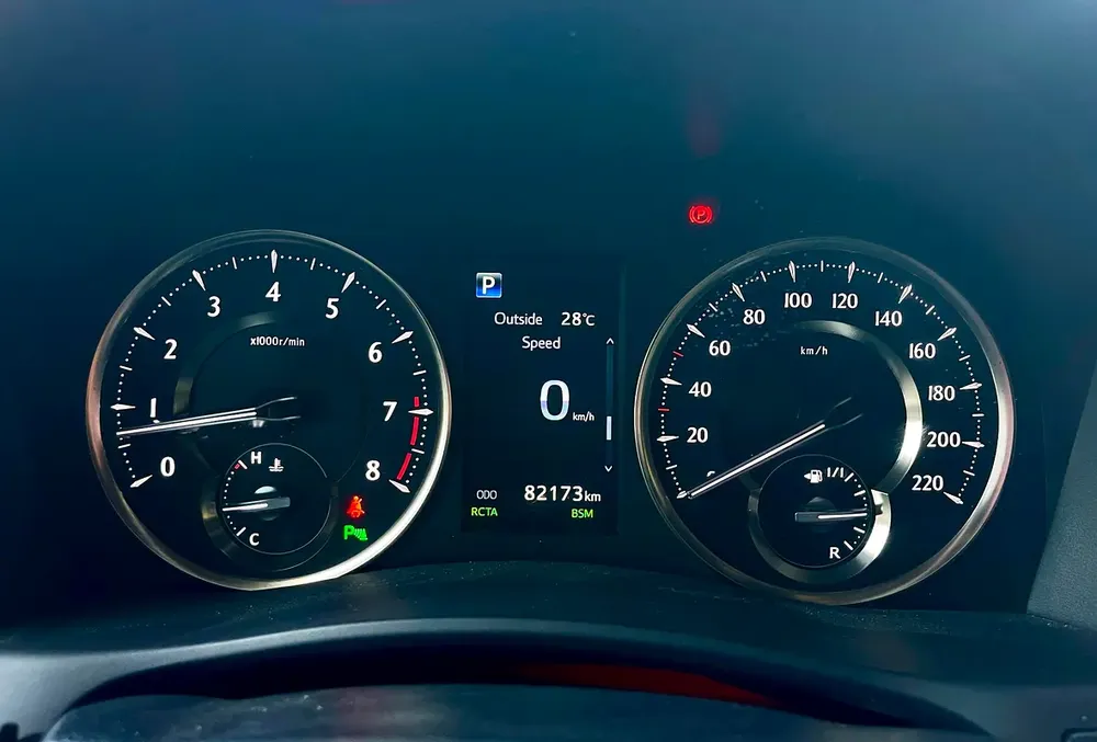 2020 Toyota Alphard EXECUTIVE LOUNGE - Japanese Specs - Image 9