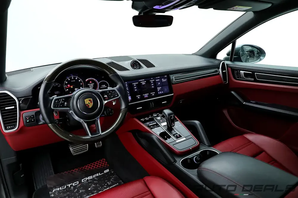 2021 Porsche Cayenne S Coupe | GCC Specs | Under Warranty | Service Contract | Perfect Condition - Image 13