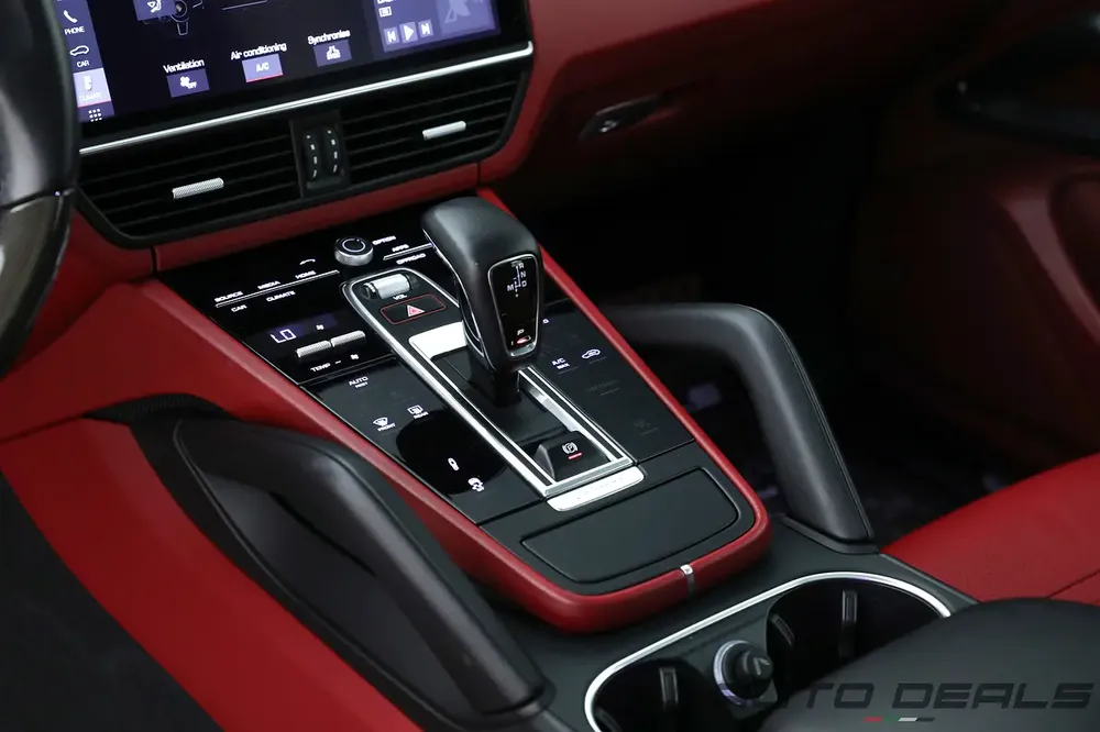 2021 Porsche Cayenne S Coupe | GCC Specs | Under Warranty | Service Contract | Perfect Condition - Image 14
