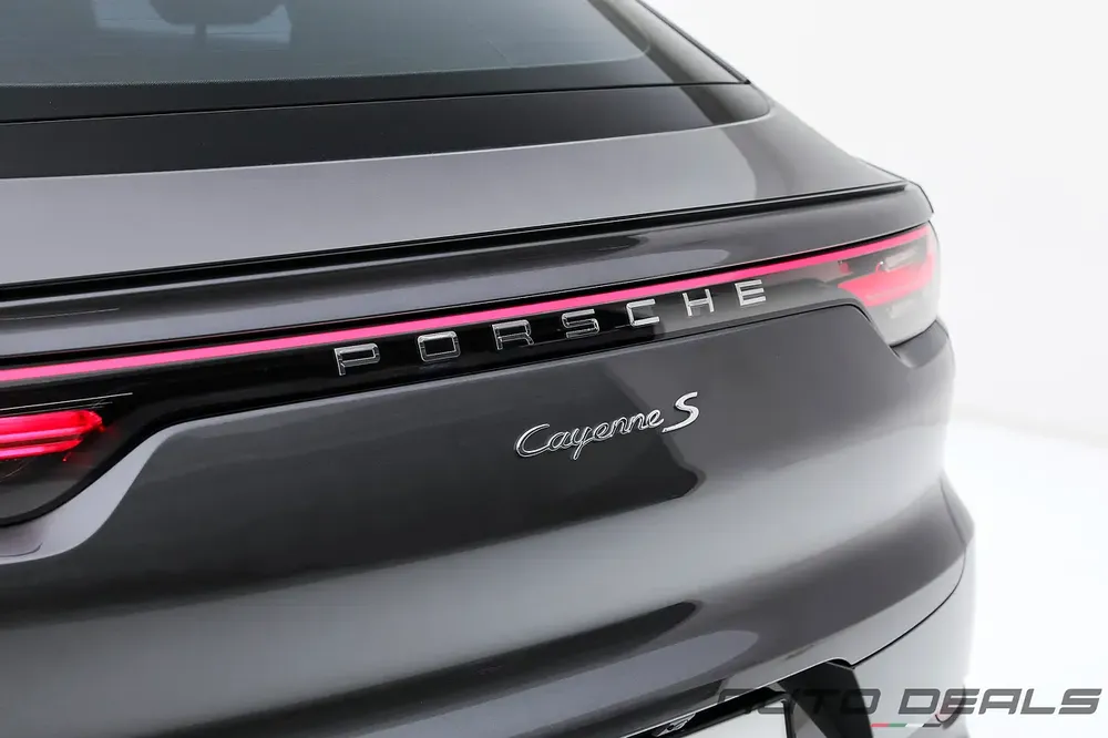 2021 Porsche Cayenne S Coupe | GCC Specs | Under Warranty | Service Contract | Perfect Condition - Image 7
