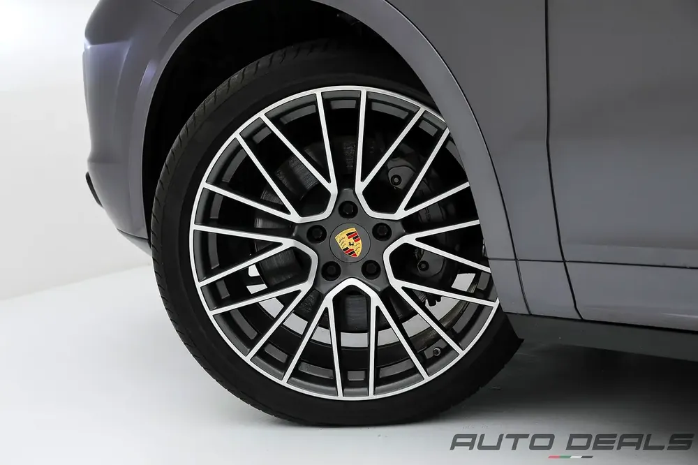 2021 Porsche Cayenne S Coupe | GCC Specs | Under Warranty | Service Contract | Perfect Condition - Image 8