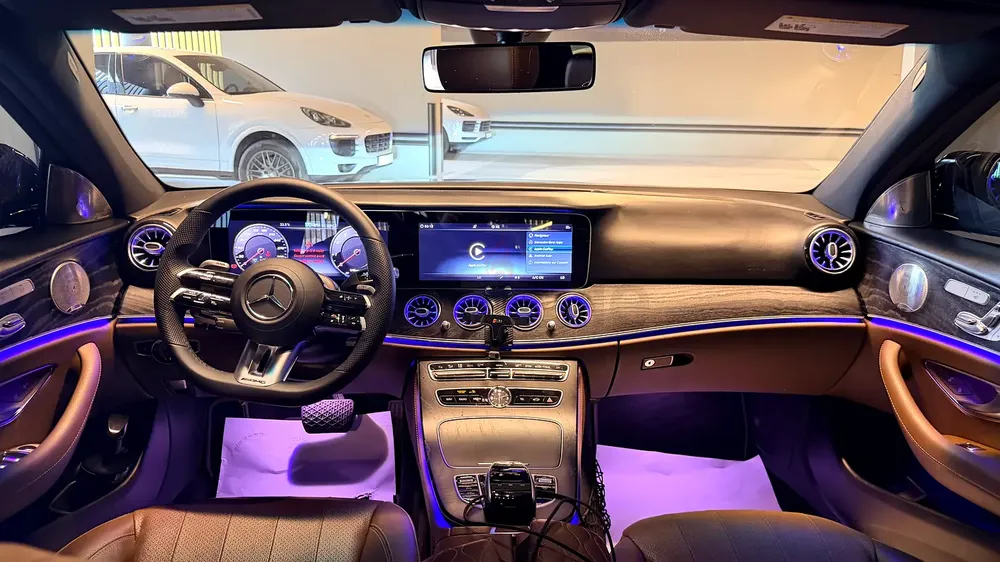 2018 Mercedes-Benz E-Class E 300 4MATIC - European Specs - Pristine Condition - Image 4