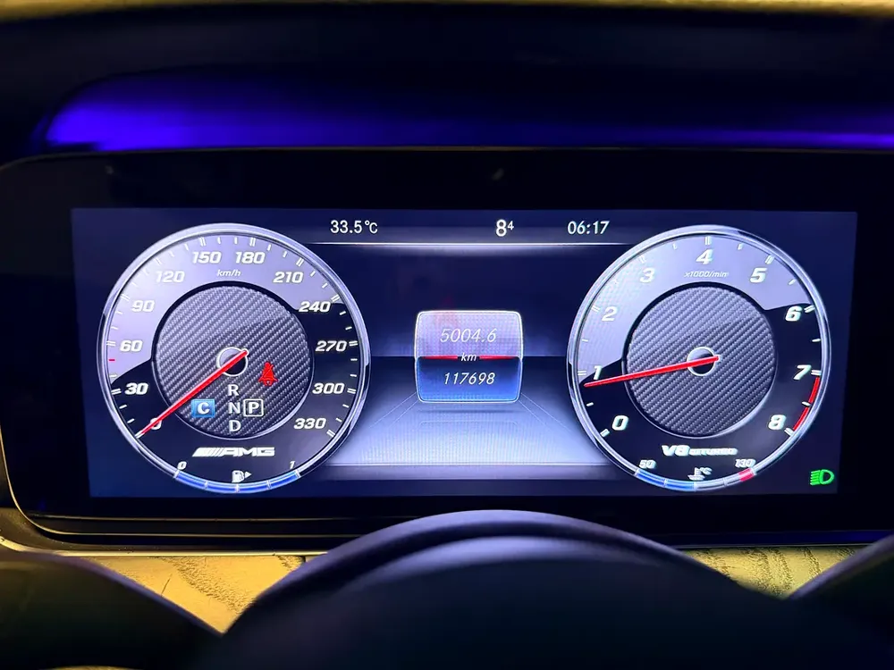 2018 Mercedes-Benz E-Class E 300 4MATIC - European Specs - Pristine Condition - Image 7