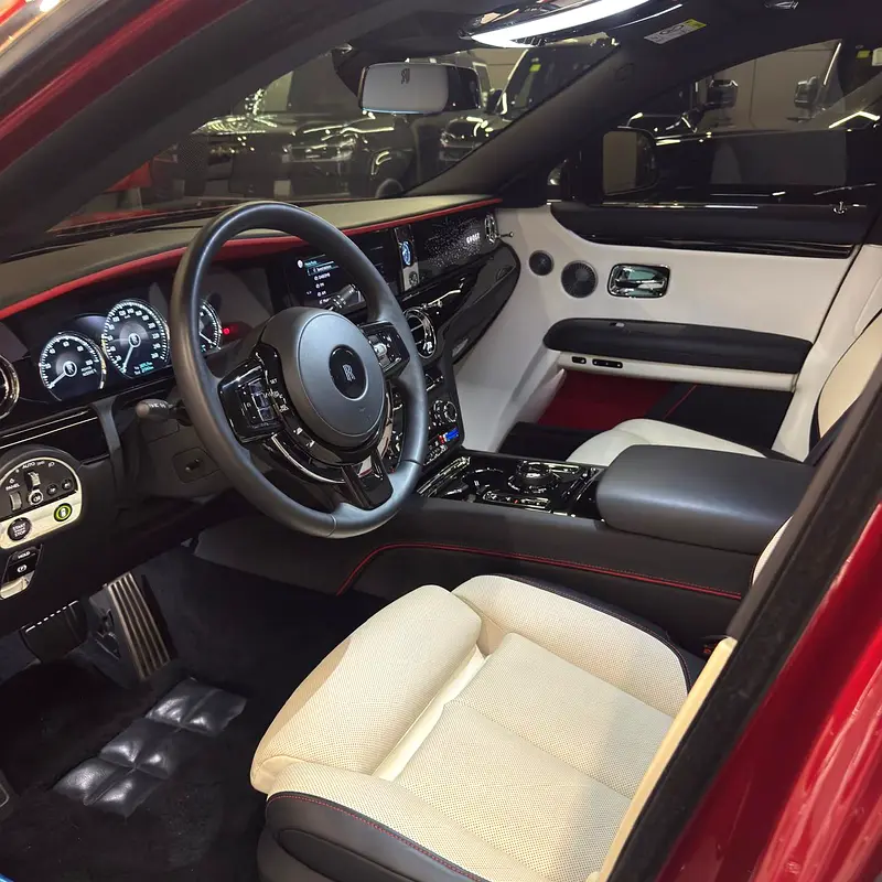 Rolls-Royce Ghost Series II 2022 - GCC Specs - Pristine Condition - Image 6