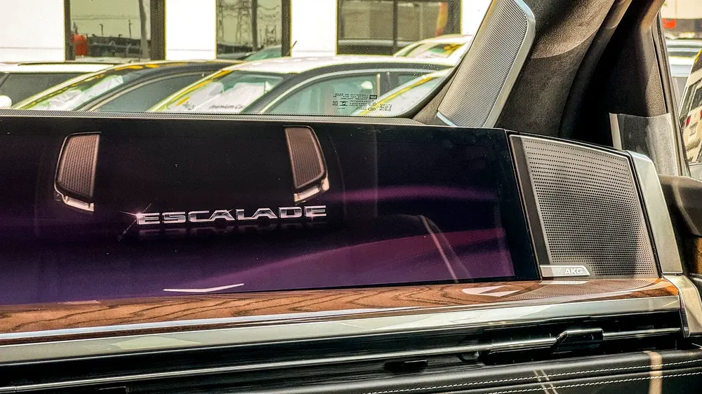Cadillac Escalade Sport Platinum Executive 6.2L V8 4WD 2026 Brand New American Specs - Image 15