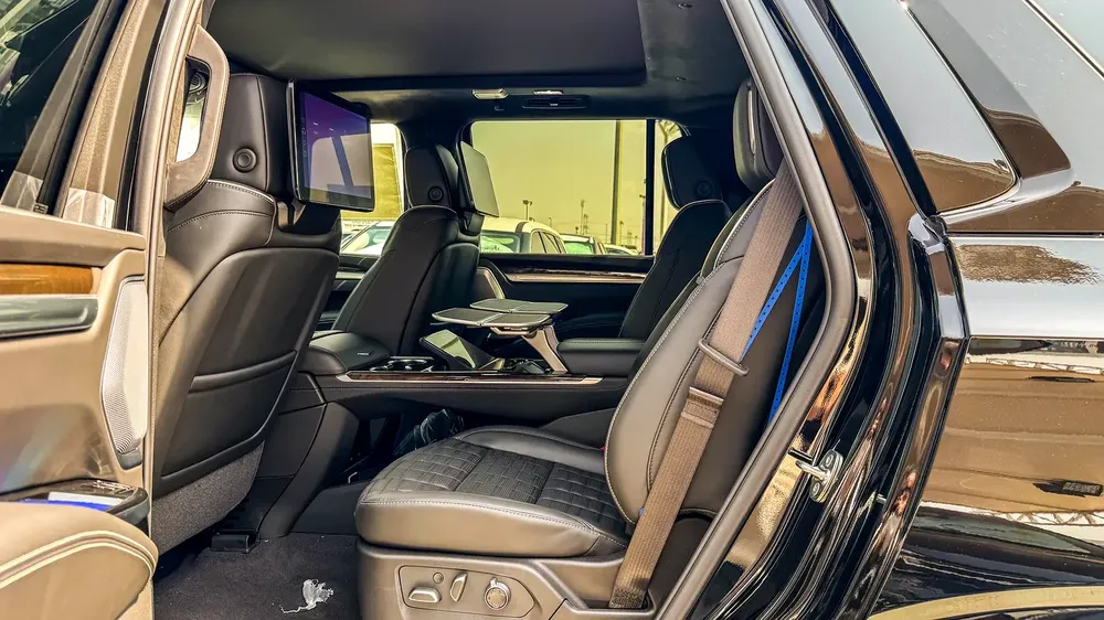 Cadillac Escalade Sport Platinum Executive 6.2L V8 4WD 2026 Brand New American Specs - Image 20