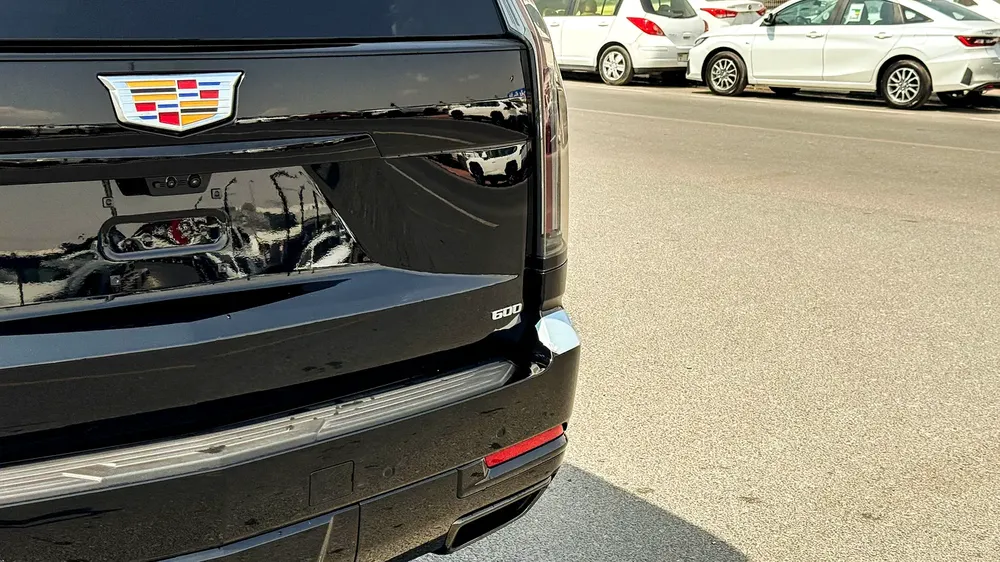 Cadillac Escalade Sport Platinum Executive 6.2L V8 4WD 2026 Brand New American Specs - Image 4