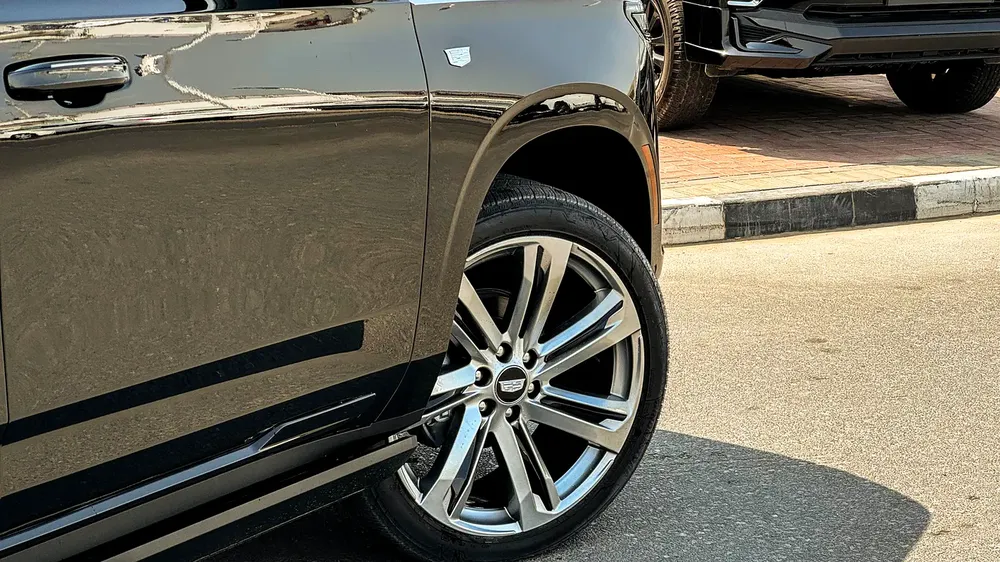 Cadillac Escalade Sport Platinum Executive 6.2L V8 4WD 2026 Brand New American Specs - Image 5