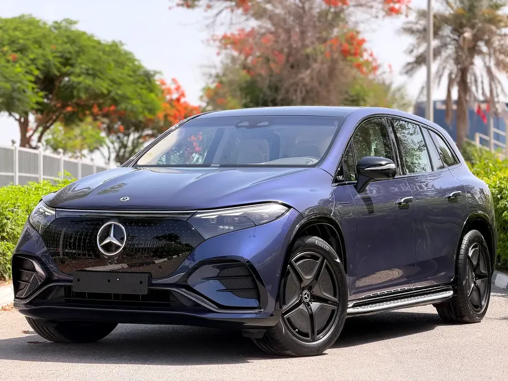 Mercedes-Benz EQS 450 4MATIC 2023 Under Mercedes Warranty & Service (GCC – Ultra Low Mileage ) - Image 4