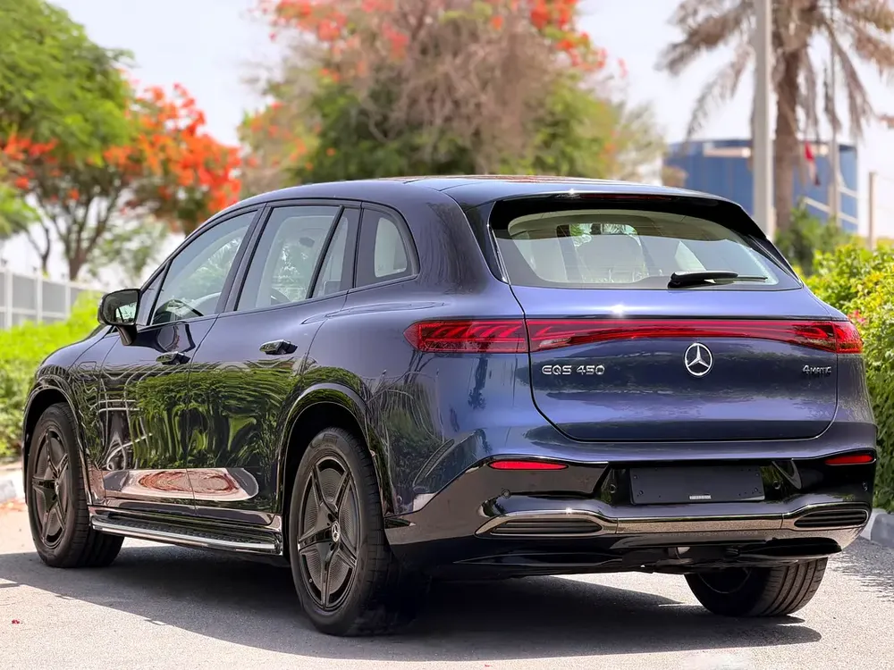 Mercedes-Benz EQS 450 4MATIC 2023 Under Mercedes Warranty & Service (GCC – Ultra Low Mileage ) - Image 6