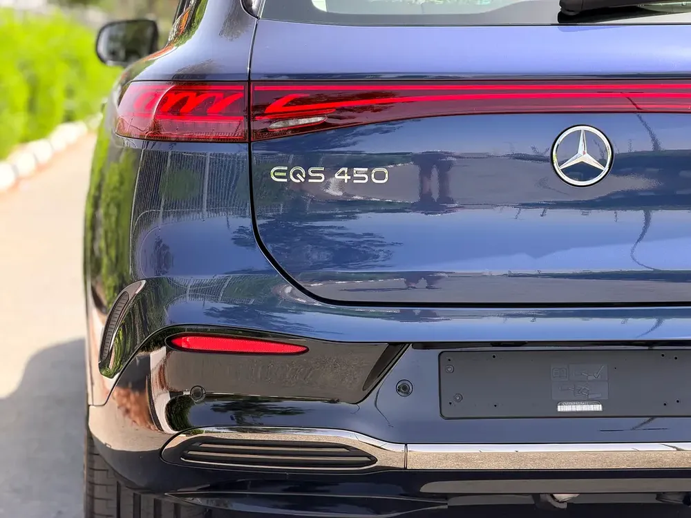 Mercedes-Benz EQS 450 4MATIC 2023 Under Mercedes Warranty & Service (GCC – Ultra Low Mileage ) - Image 8