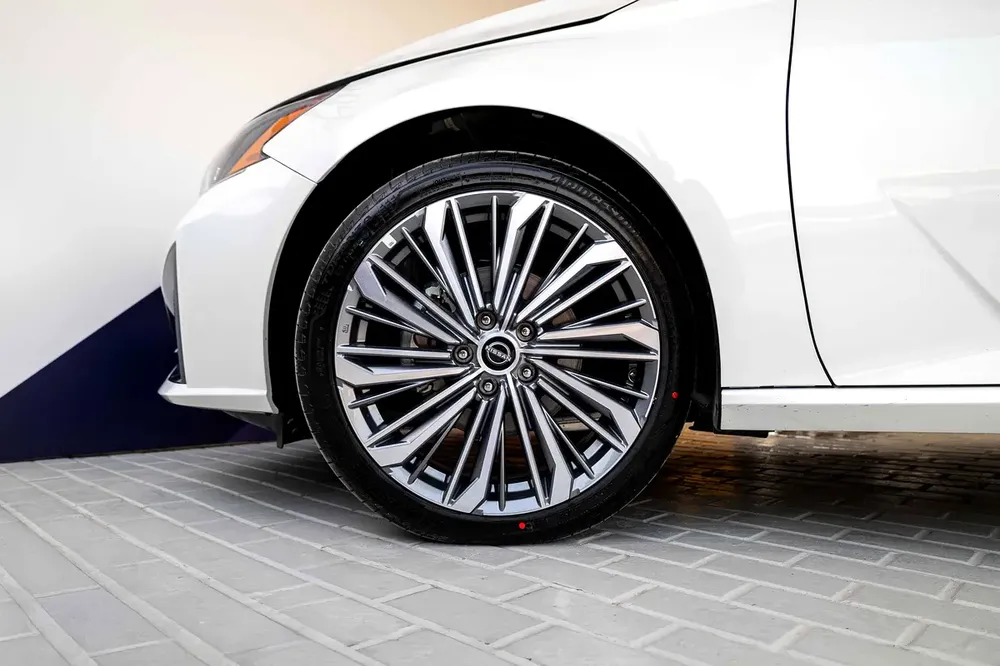 Dealership Warranty 3 years | AED 1,993 Monthly | Nissan Altima SL 2.5L | GCC | Zero Down Payment - Image 6