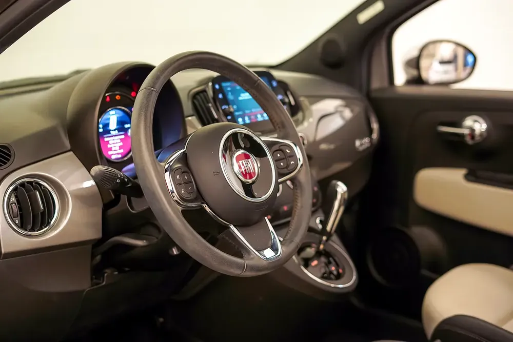 AED 611 PM | FIAT 500 DOLCEVITA CABRIO 2022 | SINGLE OWNER | PRISTINE CONDITION | GCC - Image 11