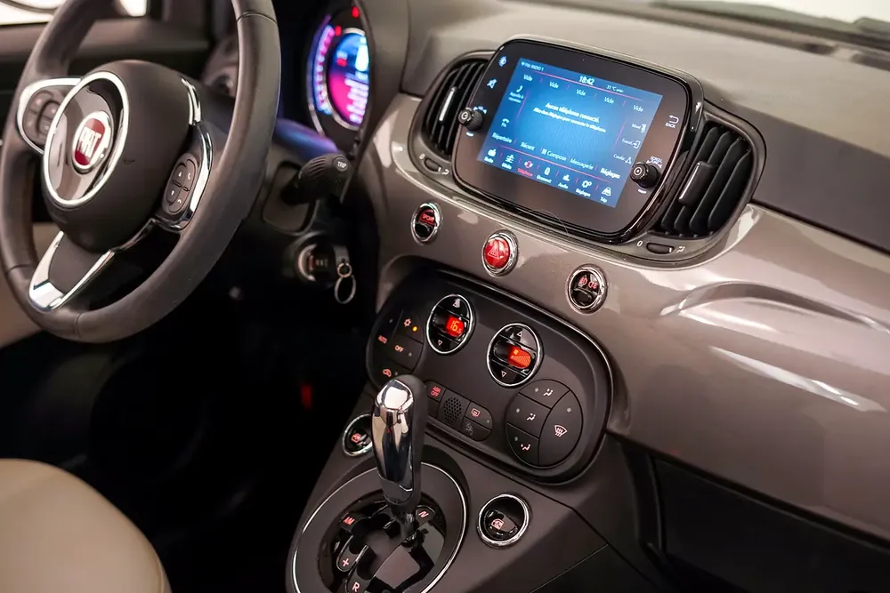 AED 611 PM | FIAT 500 DOLCEVITA CABRIO 2022 | SINGLE OWNER | PRISTINE CONDITION | GCC - Image 17