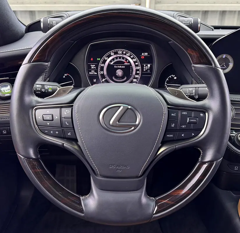 Lexus LS 500 2022 | Well Maintained | GCC Specs | GCC | Pristine Condition - Image 11