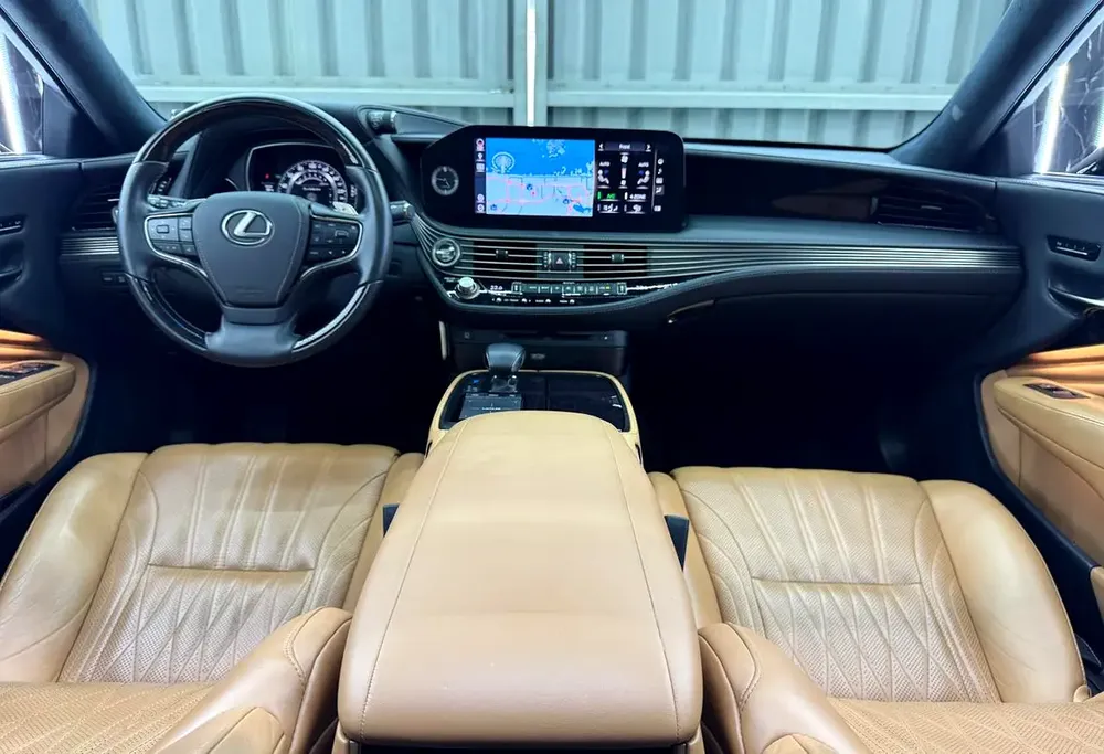 Lexus LS 500 2022 | Well Maintained | GCC Specs | GCC | Pristine Condition - Image 16