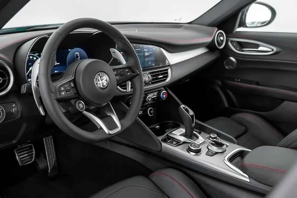 4,527 AED / 60 months | 0% DP | 2025 Alfa Romeo Giulia Tributo Italiano / Agency Warranty - Image 7