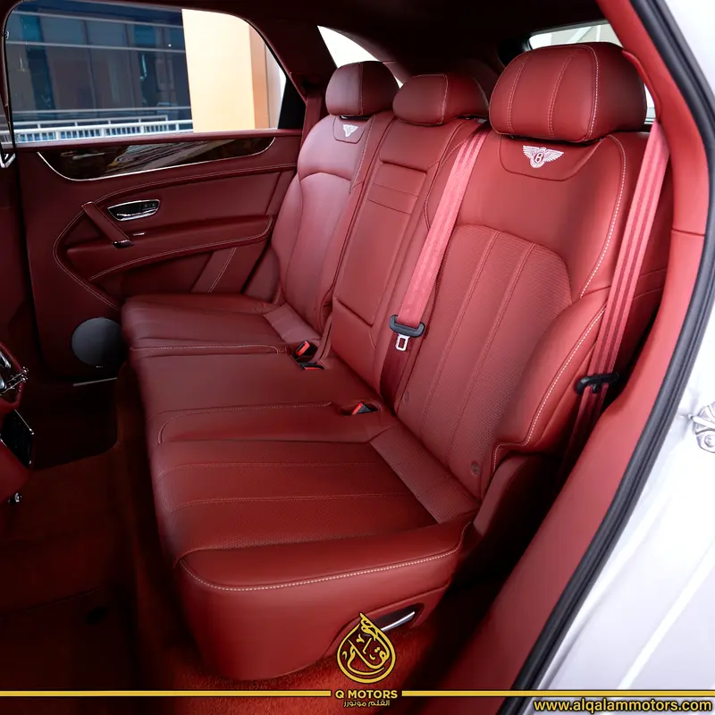 Bentley Bentayga W12  2018 - GCC Specs - Done 64,000KM - Image 11