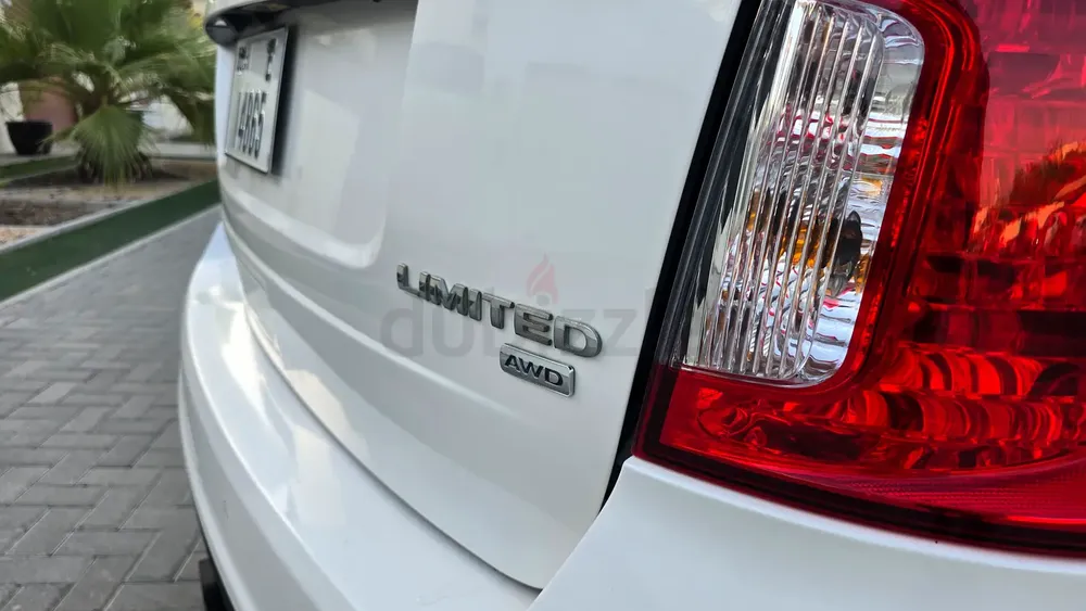 Ford Edge LIMITED Gcc like new - Image 5
