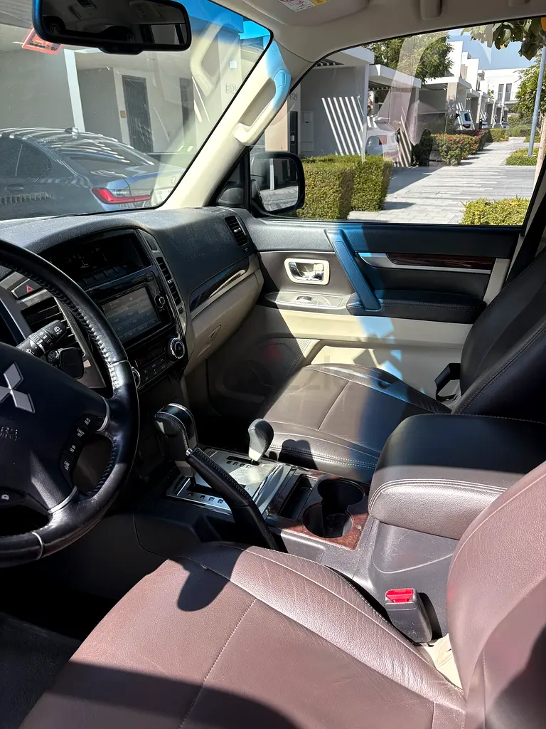 Mitsubishi Pajero GLS 2017 GCC Specs - Image 5