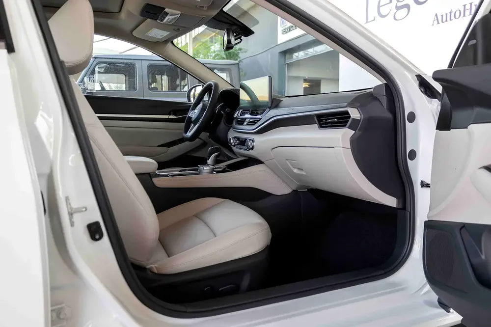 Dealership Warranty 3 years | AED 1,993 Monthly | Nissan Altima SL 2.5L | GCC | Zero Down Payment - Image 20