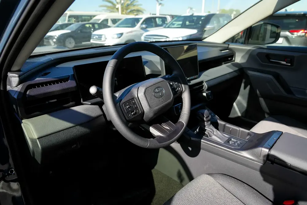 Toyota RAV4 XLE Premium 2026 - RADAR GCC Specs - Image 11