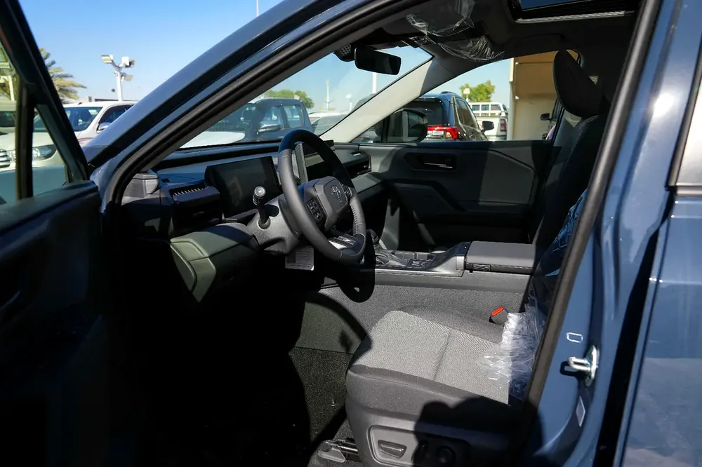 Toyota RAV4 XLE Premium 2026 - RADAR GCC Specs - Image 14