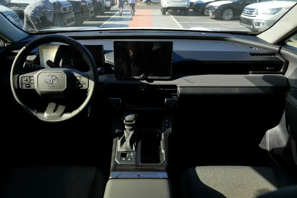 Toyota RAV4 XLE Premium 2026 - RADAR GCC Specs - Image 16