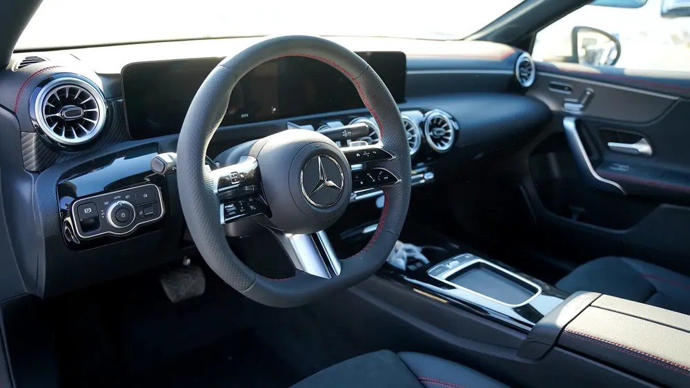 MERCEDES -BEN A 200L 1.5L V4 FULL OPTION MODEL 2025 CHINESE SPECS - Image 16