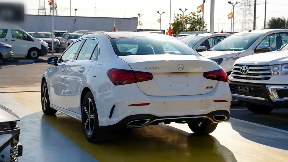 MERCEDES -BEN A 200L 1.5L V4 FULL OPTION MODEL 2025 CHINESE SPECS - Image 4