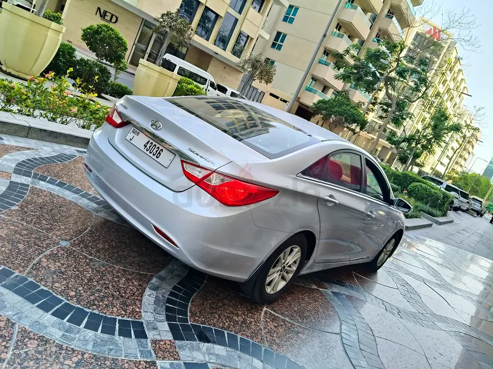 Hyundai sonata Gulf Space Low Mileage with Excellent condition - Image 5