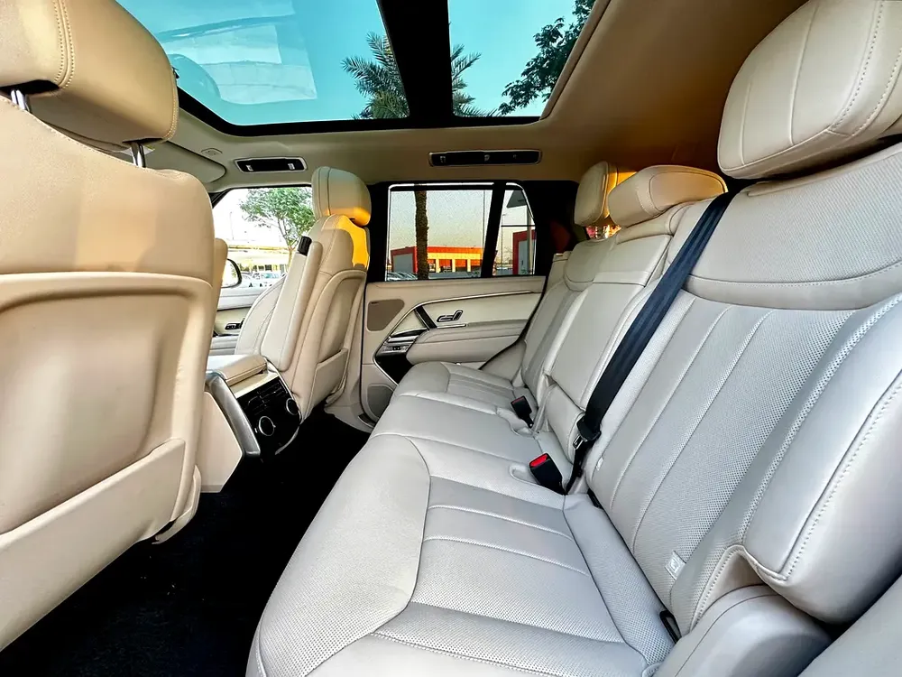 VOGUE | P530 V8 | CLEAN TITLE | CLEAN CARFAX | 2023 - Image 6