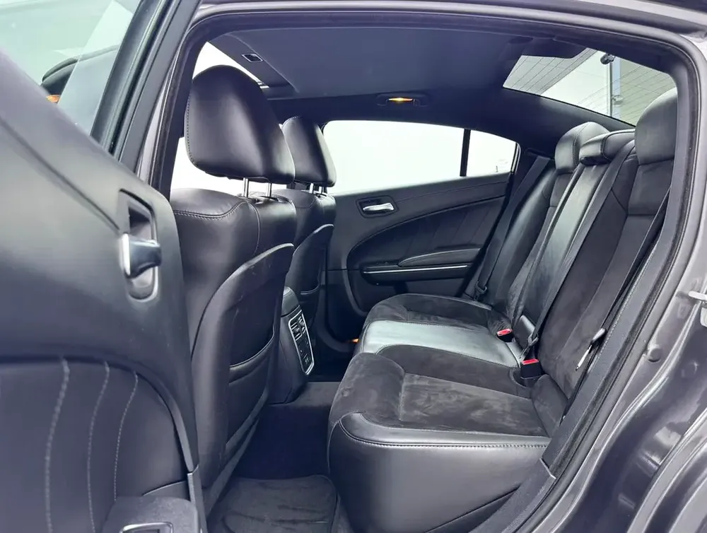 2019 Dodge Charger R/T, Warranty, Full Service History, Fully Loaded, Excellent Condition, GCC - Image 17