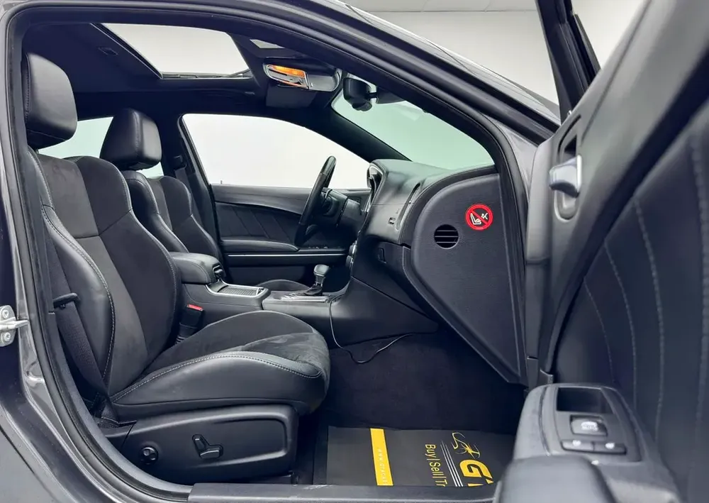2019 Dodge Charger R/T, Warranty, Full Service History, Fully Loaded, Excellent Condition, GCC - Image 9