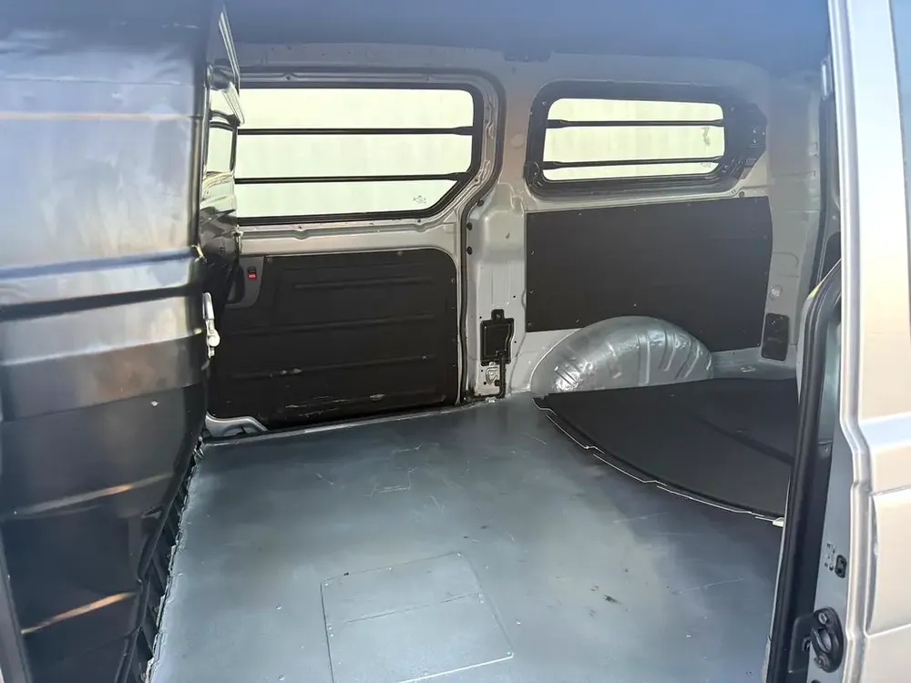 For sale Hyundai STAREX 2017 model automatic delivery van - Image 11