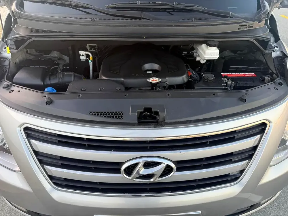 For sale Hyundai STAREX 2017 model automatic delivery van - Image 15