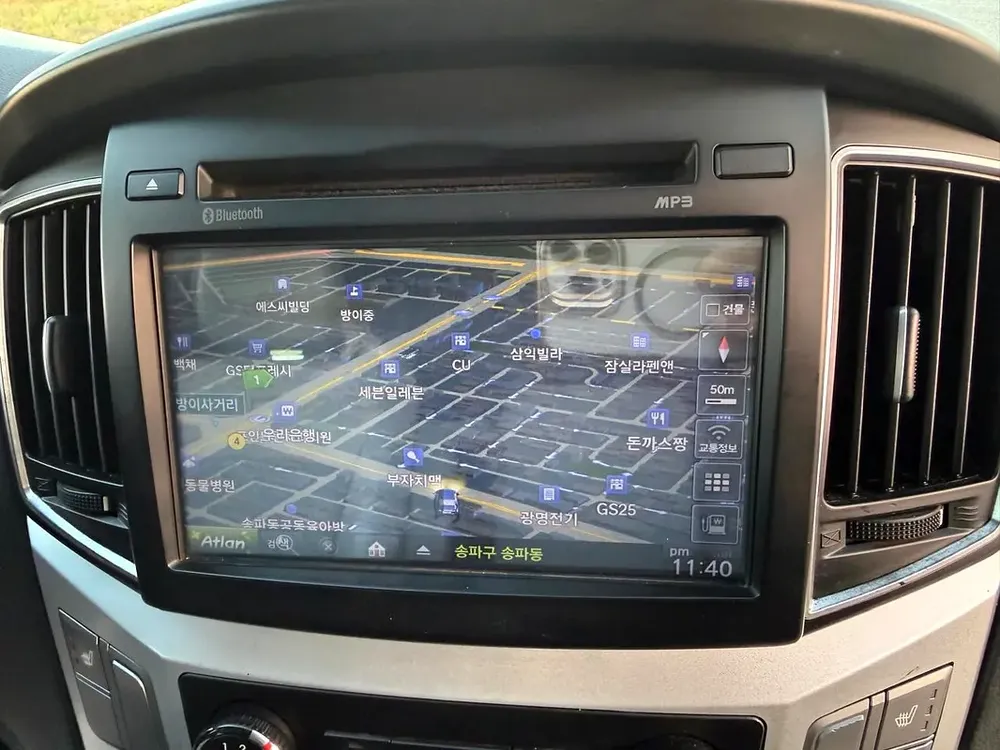For sale Hyundai STAREX 2017 model automatic delivery van - Image 17