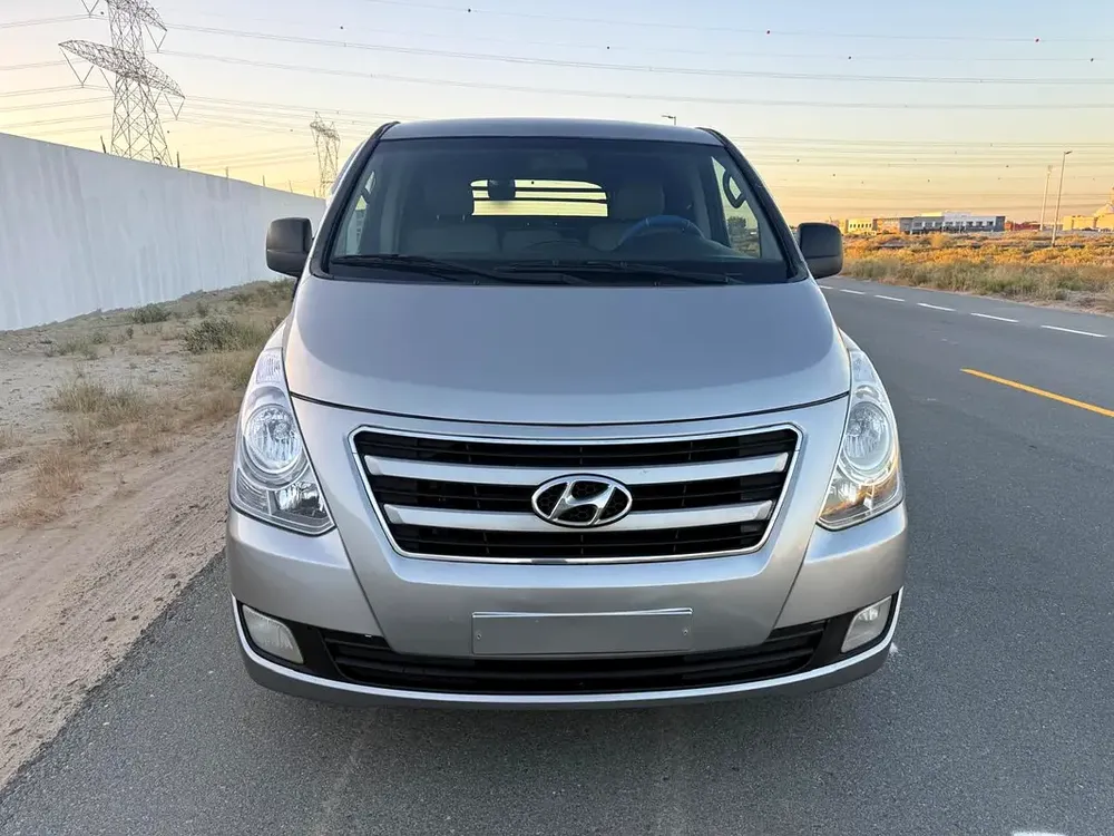 For sale Hyundai STAREX 2017 model automatic delivery van - Image 9