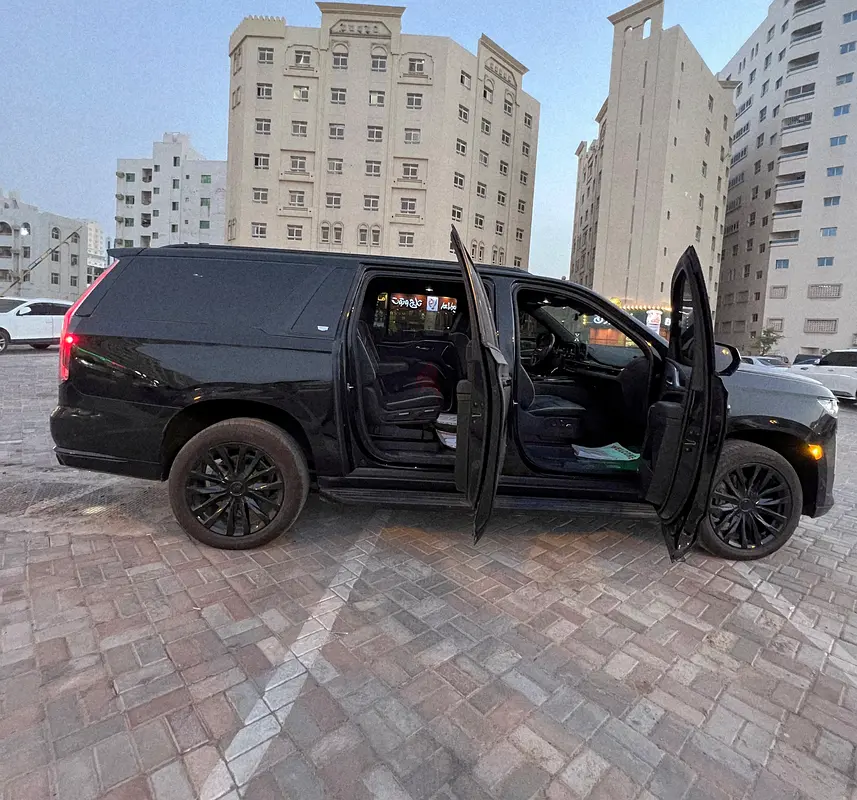 Cadillac Esclade 600 Black Edition 2023 Model - Image 7